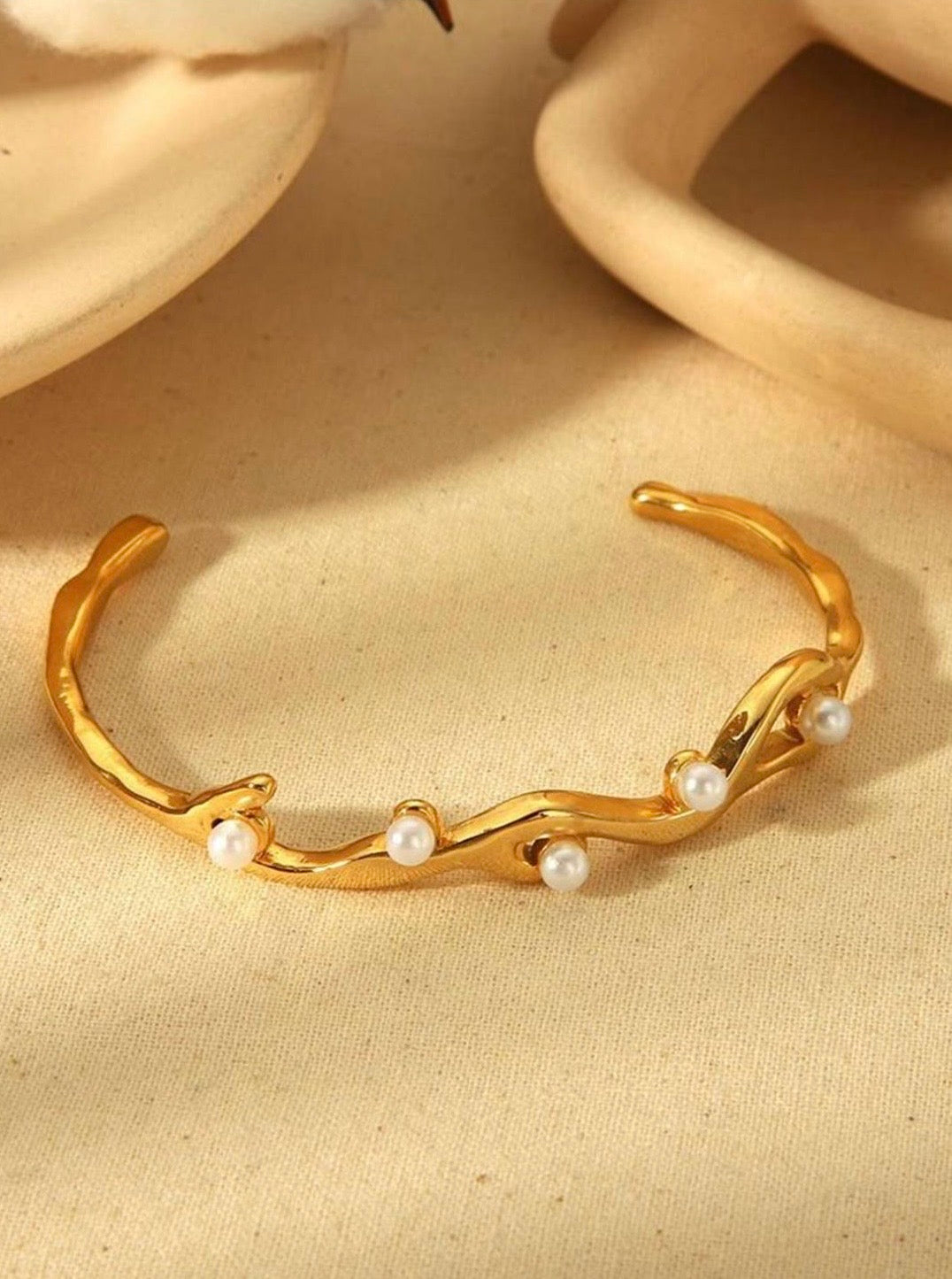 Solis Jewel