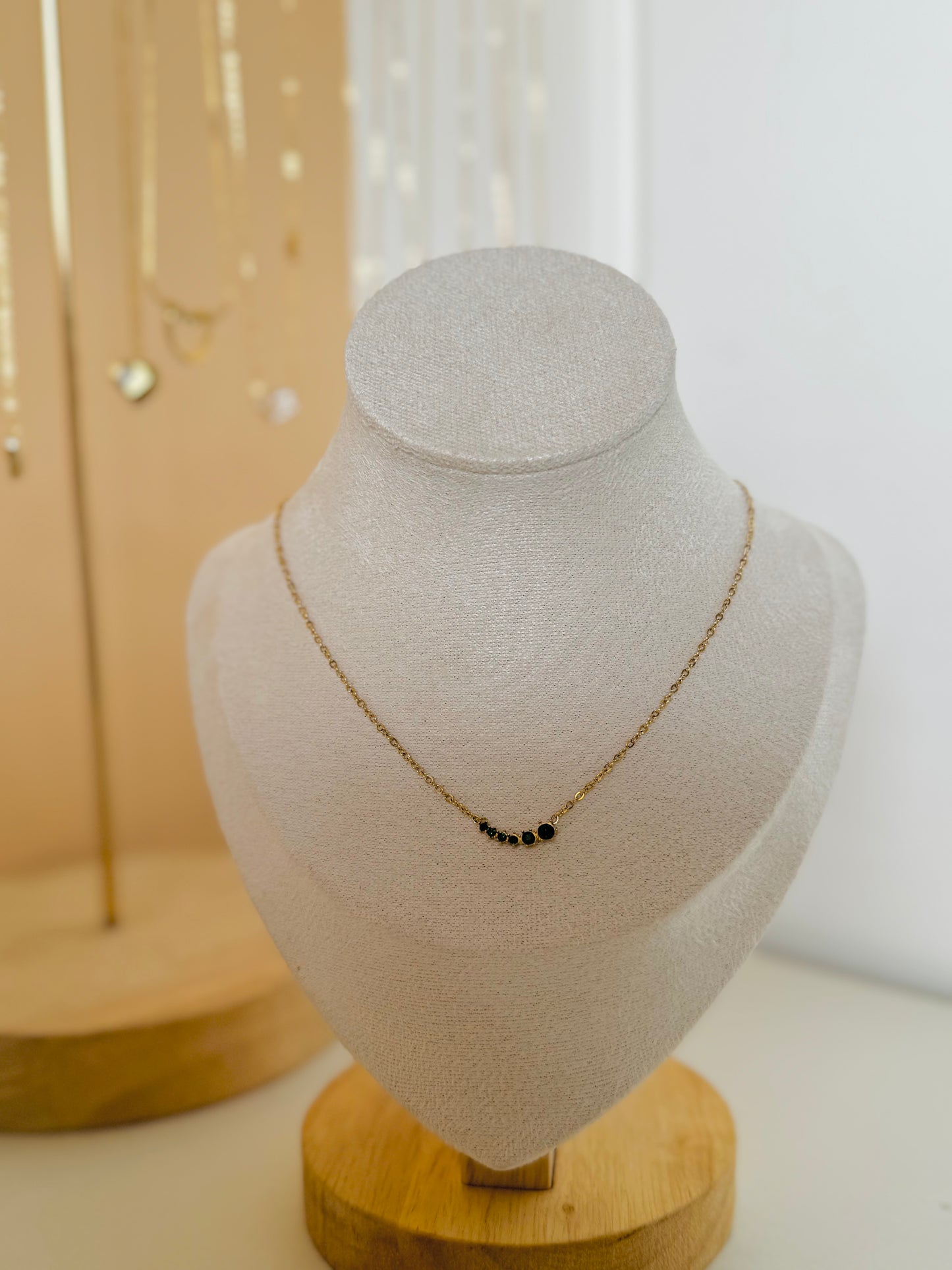 Minimalist Green diamond chain