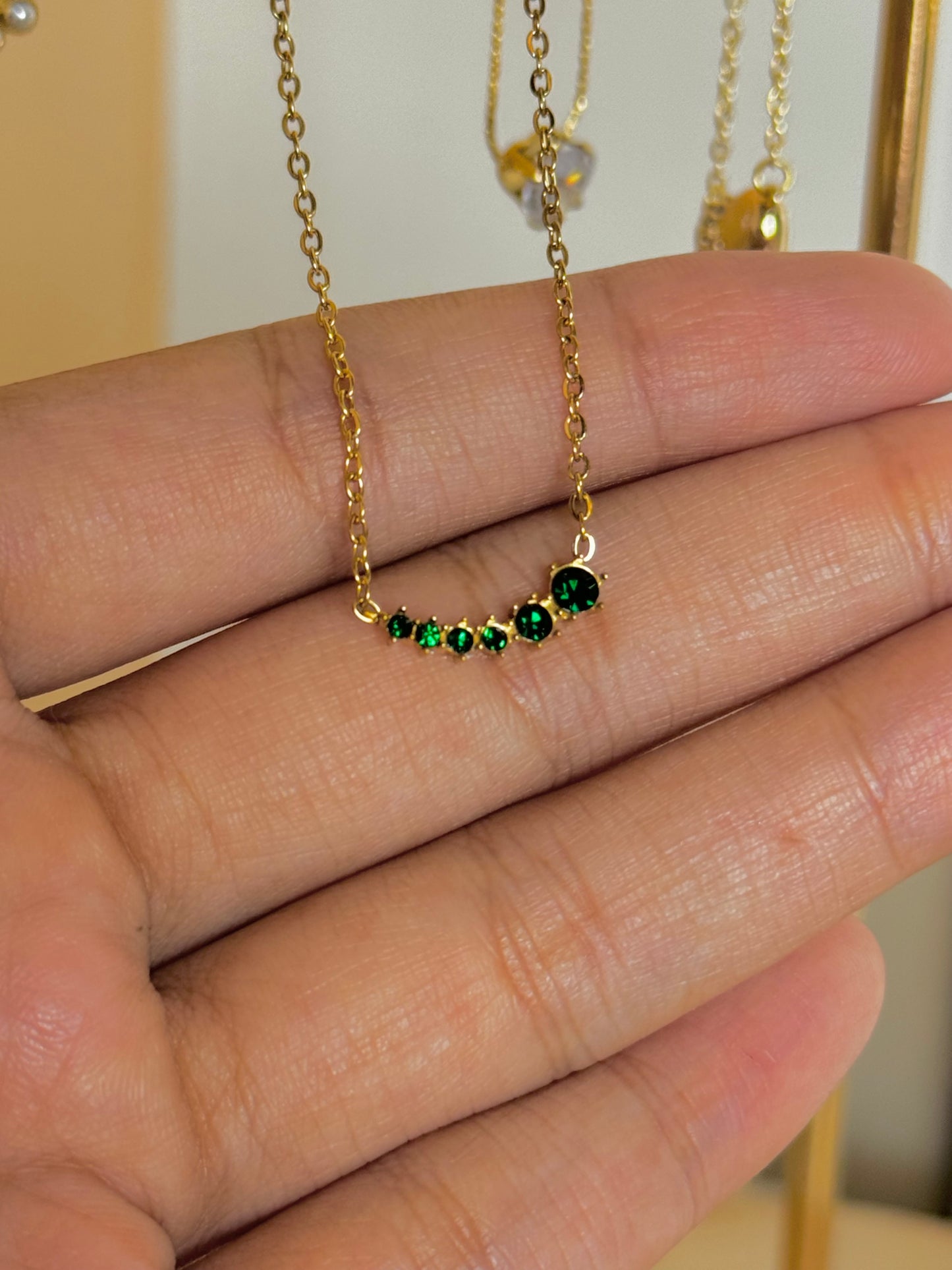 Minimalist Green diamond chain