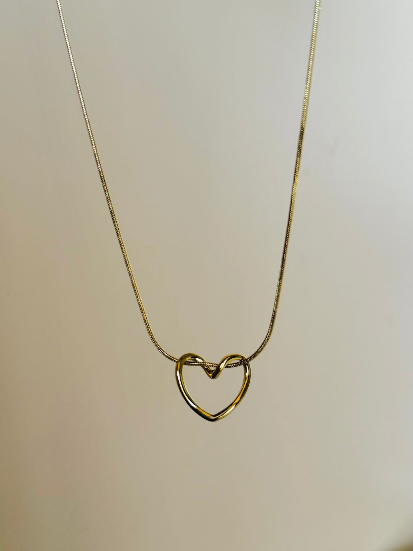 Hanging heart necklace