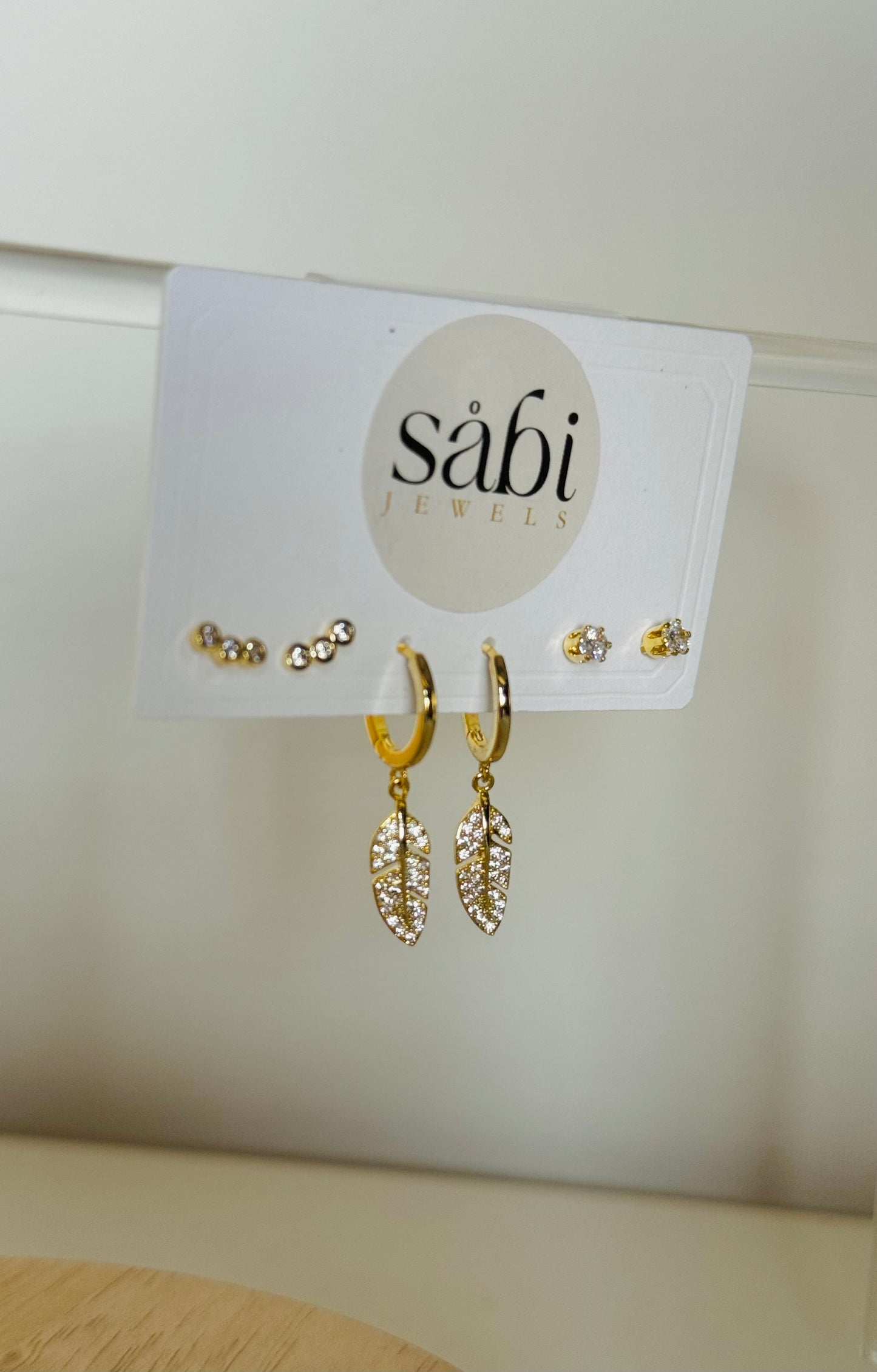 Feather leaf hoops earings