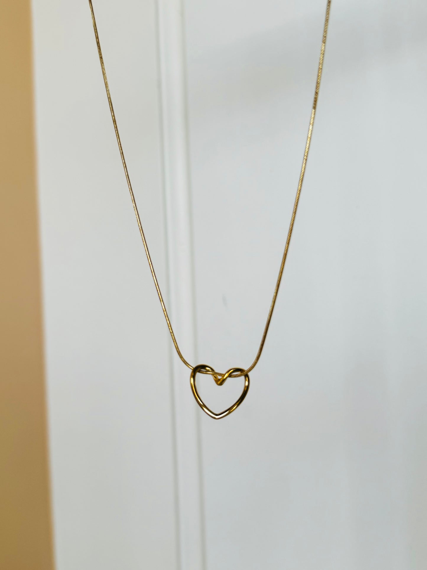 Hanging heart necklace