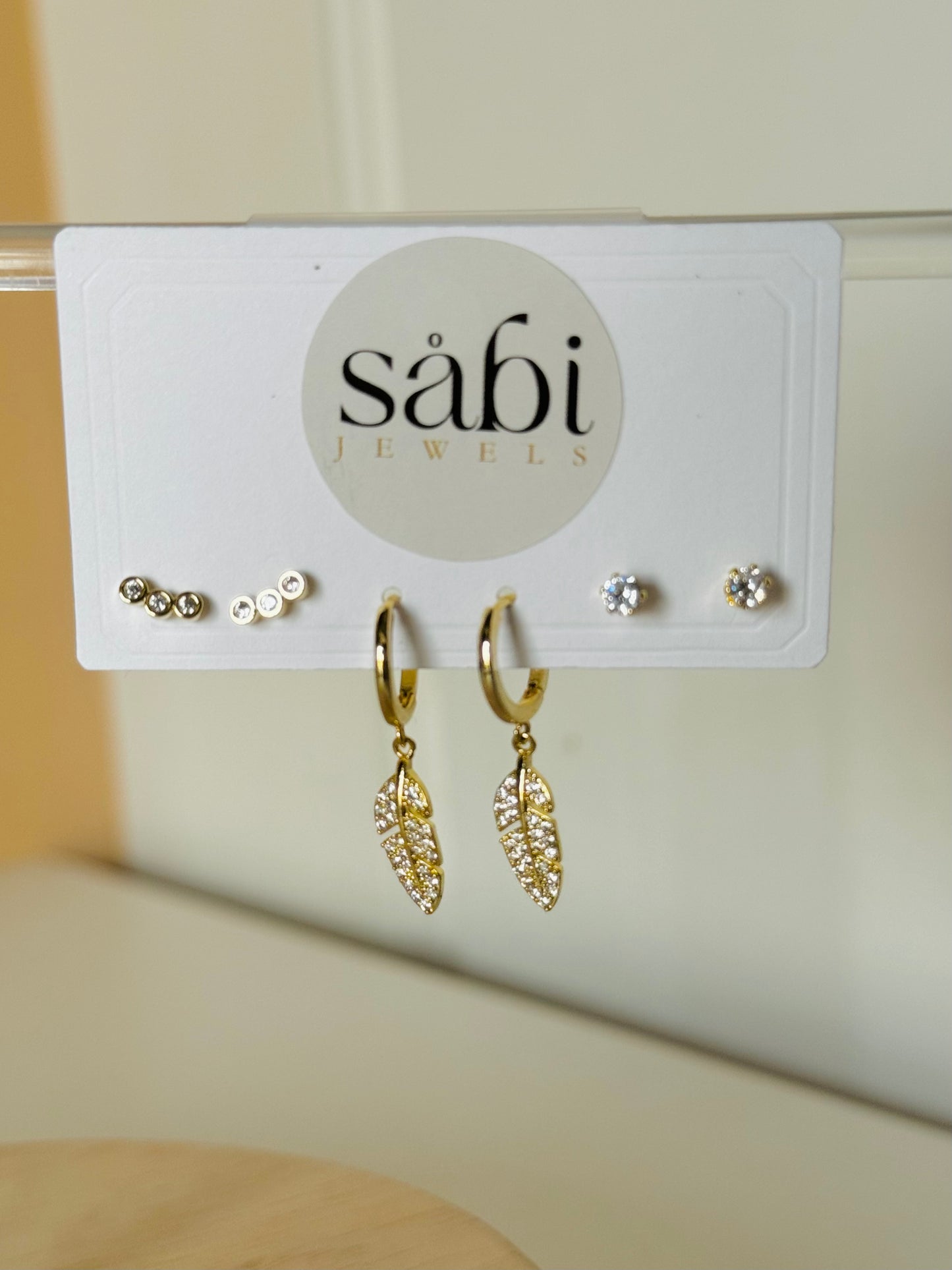 Feather leaf hoops earings