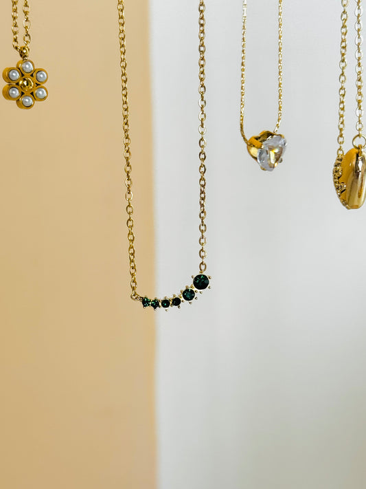 Minimalist Green diamond chain