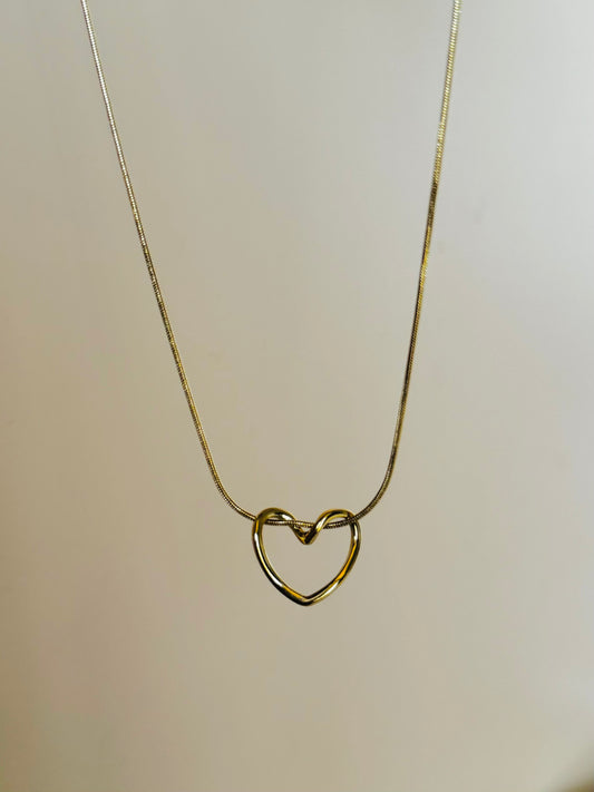 Hanging heart necklace