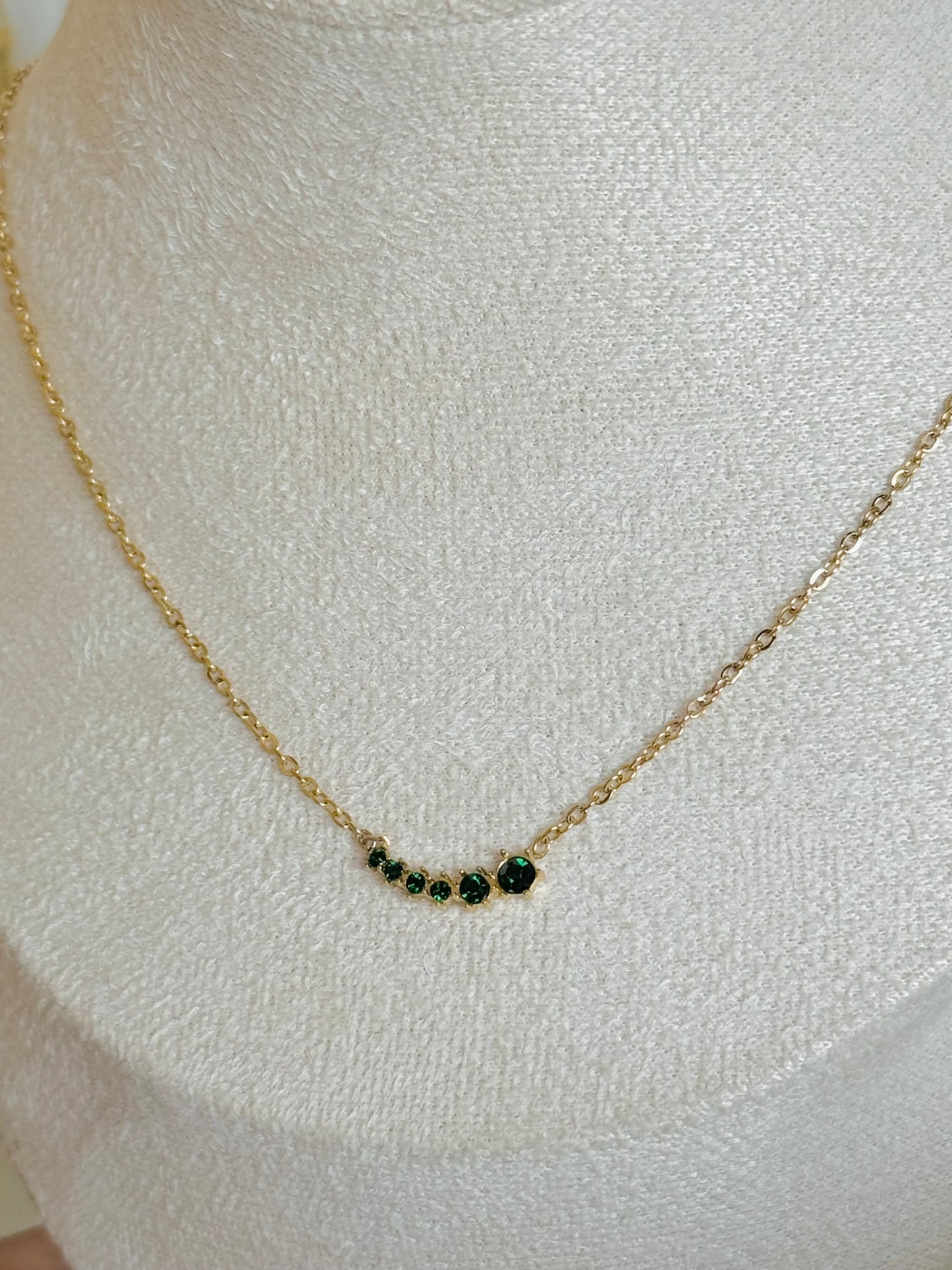 Minimalist Green diamond chain